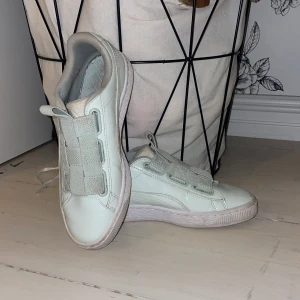 Puma skor - Super gulliga mintgröna (😍) puma skor som är väldigt sparsamt använda, super söta till sommaren och väldigt bekväma 💗
