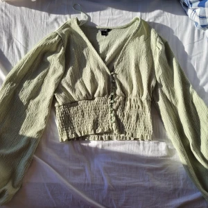 Blus - Blus från monki, storlek M