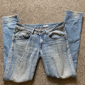 Jeans - Super fina jeans! Knappt använda 😊