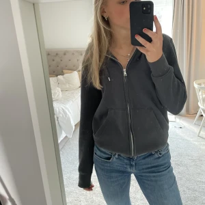 Ziphoodie - Mörkgrå ziphoodie