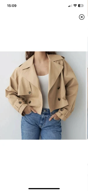 Trenchcoat ginatricot - Helt ny trenchcoat från Gina Tricot, strl XS men lite oversize. Prislapp kvar.