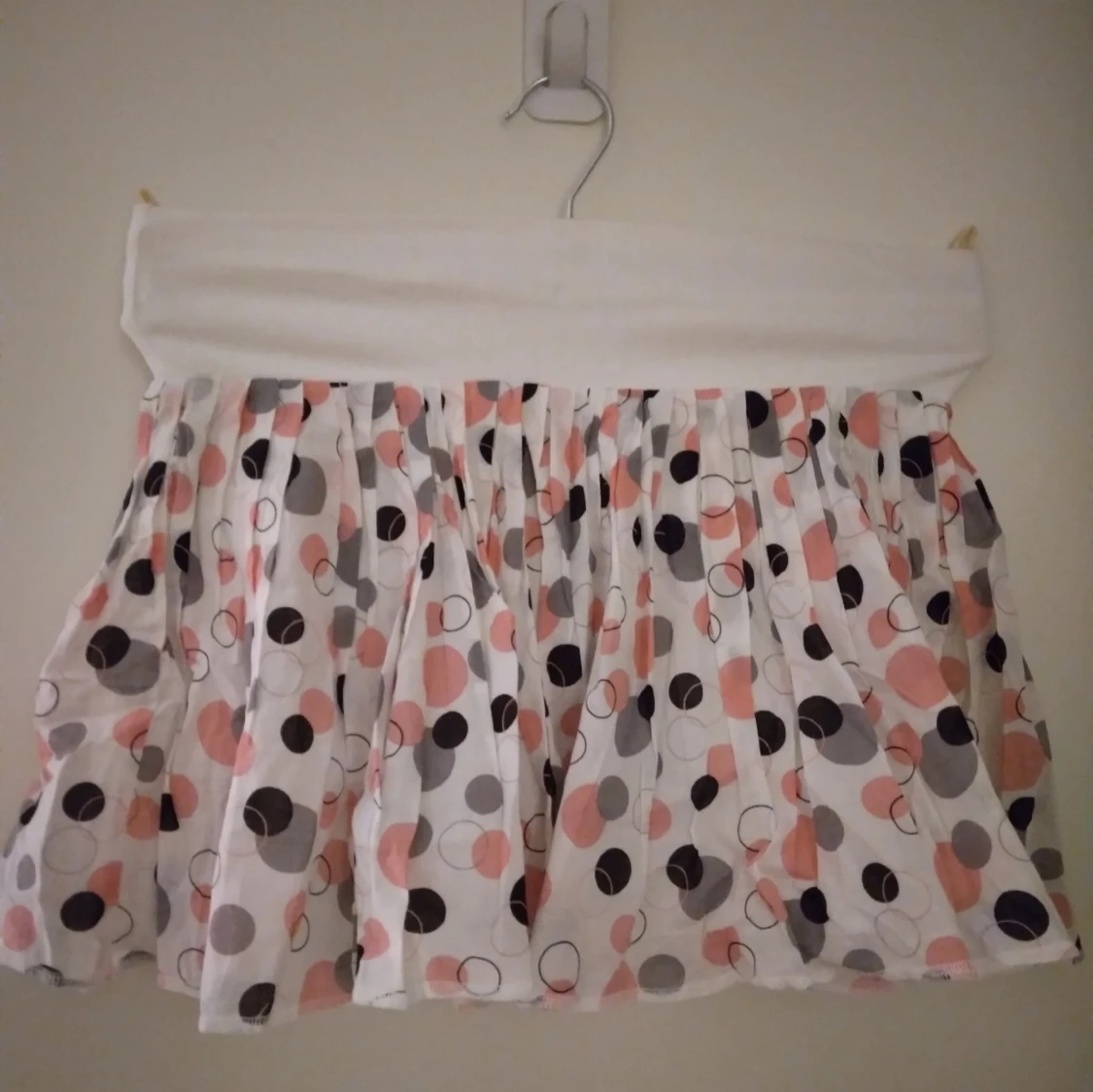 Söt prickig kort kjol, bomull. Strlk 34/XS. HELT NY & OANVÄND. - 1