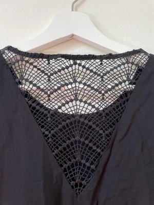 Svart blus - Jättefin blus!