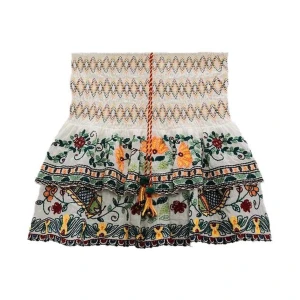 Broderad kjol från Zara - Superfin kjol från Zara som jag köpte förra sommaren, använd ett fåtal gånger så är i bra skick! Väldigt stretchig så passar alla storlekar!💛