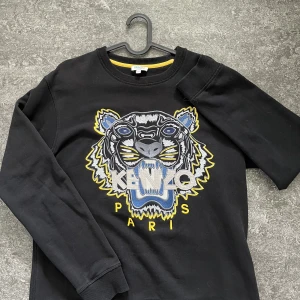 Kenzo tröja - Storlek xs men sitter som s Pris kan gå ner vid snabb affär