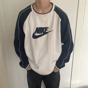 Nike tröja - Snygg tröja som är i mycket bra skick!