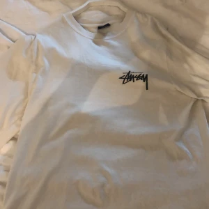 Stussy Spring Weeds Pigment Dyed Tee - Stussy långärmad tröja. Mycket bra skick, har använt den Max 2 gånger 