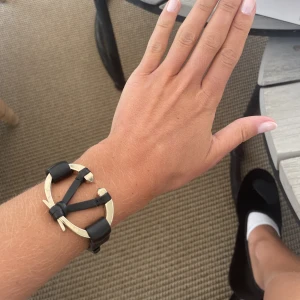 Valentino armband💕 - Aldrig använt så nytt skick❤️ Såklart äkta! 