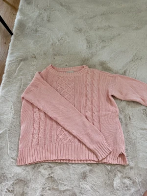 Rosa tröja  - Ljusrosa stickad tröja 
