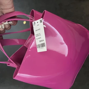 Rosa patent väska - Oanvänd 