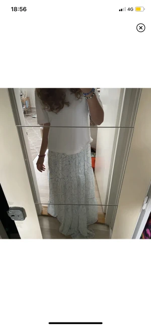 Långkjol - Säljer denna fina kjol pga att den är för lång för mig!