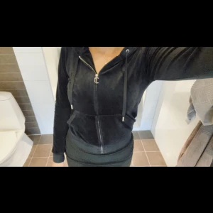 Juicy Couture tröja  - Svart Juicy Couture tröja i storlek XS, nypris 1 199kr
