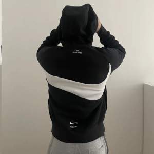 Nike hoodie lite oversized Nypris 1200 