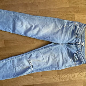 H&M Jeans, nya - Storlek 40, loose fit, mycket snygga på. 