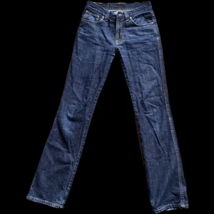 Nudie jeans  - Lågmidjade Nudie jeans i gott skick!