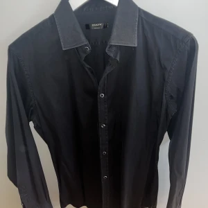 Svart Aglini skjorta  - Skick 8/10  