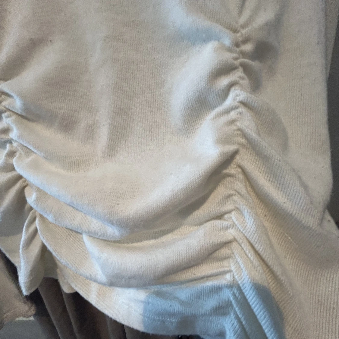 Vit tröja med detalj❤️ - 91