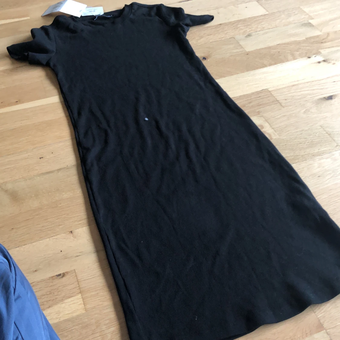 Ribbad klänning - 91