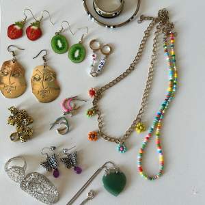 Diverse olika söta smycken! Billigare vid köp av flera samtidigt💜