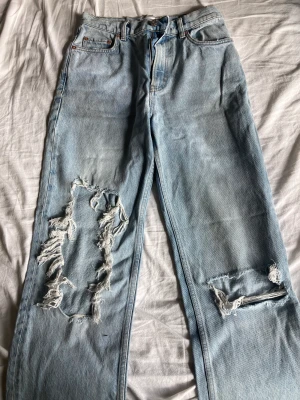 MNG Denim Jeans - Bra kondition men använder inte längre, byxorna är gammla så jag vet inte märket men det står MNG på lappen. Passar både storlek 36-38 