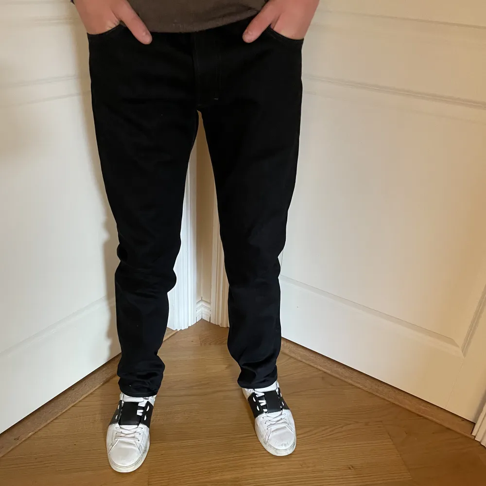 Tja säljer nu mina riktigt snygga lee jeans av topp skick, hör av dig vid frågor eller funderingar😀. Jeans & Byxor.