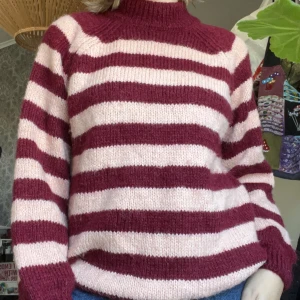 Randig stickad tröja  - Randig tröja köpt second hand❤️💖