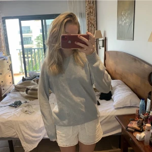 Vita shorts  - Så fina vita shorts som tyvärr inte kommer till användning längre💗