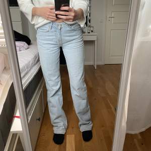 Jeans från bikbok