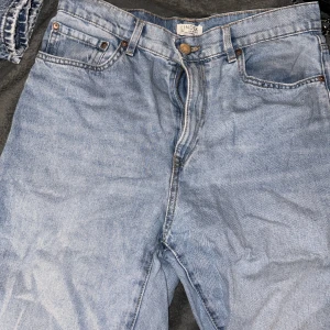 Blåa jeans - Från Lindex Highwaist Använd några gånger Modell pam 