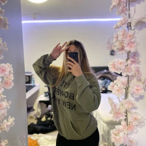 Hoodie - Skriv för info och fler bilder