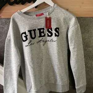 Säljer denna helt nya guess tröja! 💗 original pris 900 säljer för 250 💗