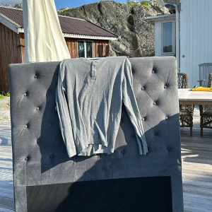 Grå j&j tröja - Änvänd 1-3 gånger Jack and Jons tröja nypris 600kr