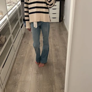 Zara jeans - Jätte fina snygga zara jeans. Aldrig använda. Strl 32