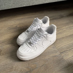 Air Force 1  - Nästintill oanvända Skick 10/10    Bevarade i rök och djurfritt hem! 