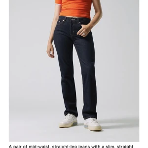 Pin mid straight jeans - Kan skicka fler bilder privat! Säljer då de blivit för stora för mig.