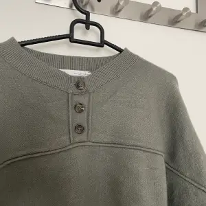 Mörkgrön collage tröja från zara 