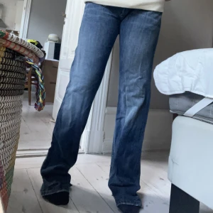 Diesel  - Diesel jeans fint skick! Har inga mått men kan fixa om det behövs ❤️