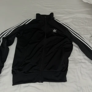 Adidas Hoodie  - Adidas Tröja för endast 799kr