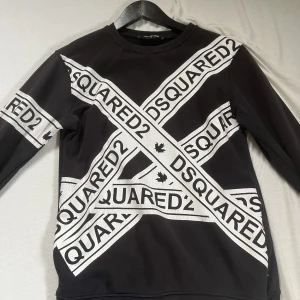 Dsquared 2 tröja - Dsquared tröja i storlek S i fint skick 