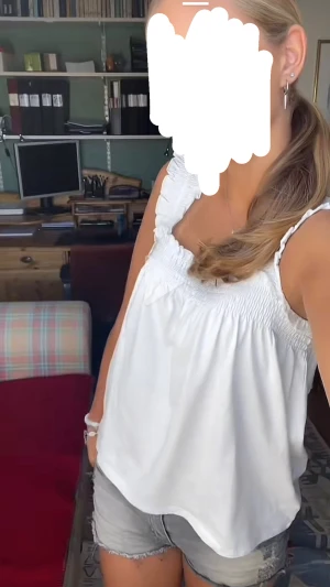 Topp - Vit topp från Kappahl nypris 249🤍 slut såld och andvänd max 5 gånger 