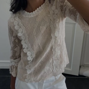 Blus - Jätte jättefin blus som inte kommer till användning