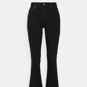 Jeans - svarta bootcut jeans