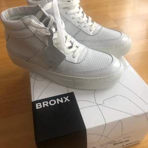 Säljer helt nya Bronx sneakers pga liten storlek