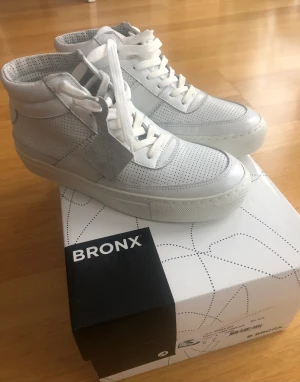 Bronx sneakers - Säljer helt nya Bronx sneakers pga liten storlek