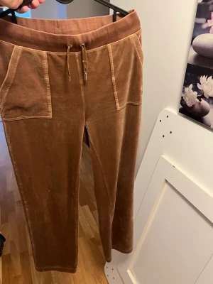 Juicy sett storlek M - Ett fint juicy sett, storlek M, 