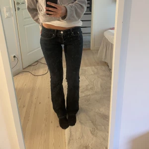 Levis jeans  - Levis jeans i Lågmidjade modell 
