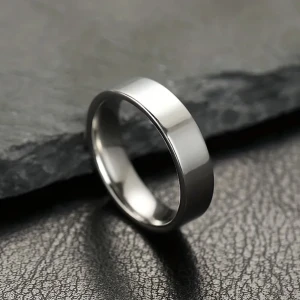 Herr ring - Säljer silver, guld och svarta ringar. Det går att förhandla genom priset. Finns i size 7,8,9,10 och 11