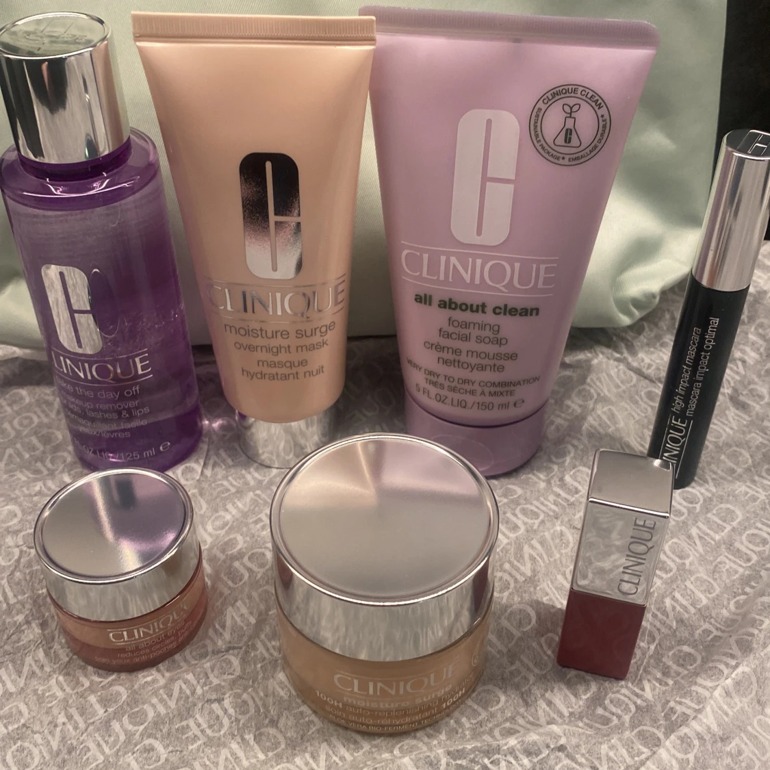 CLINIQUE HUDVÅRD NYTT - 90