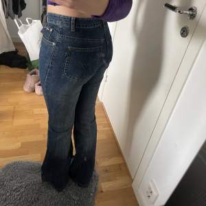 Jeans byxor från ElevenJeans i storlek 28 