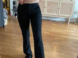 Kostymbyxor  - Använda 1 gång från FIVE UNITS